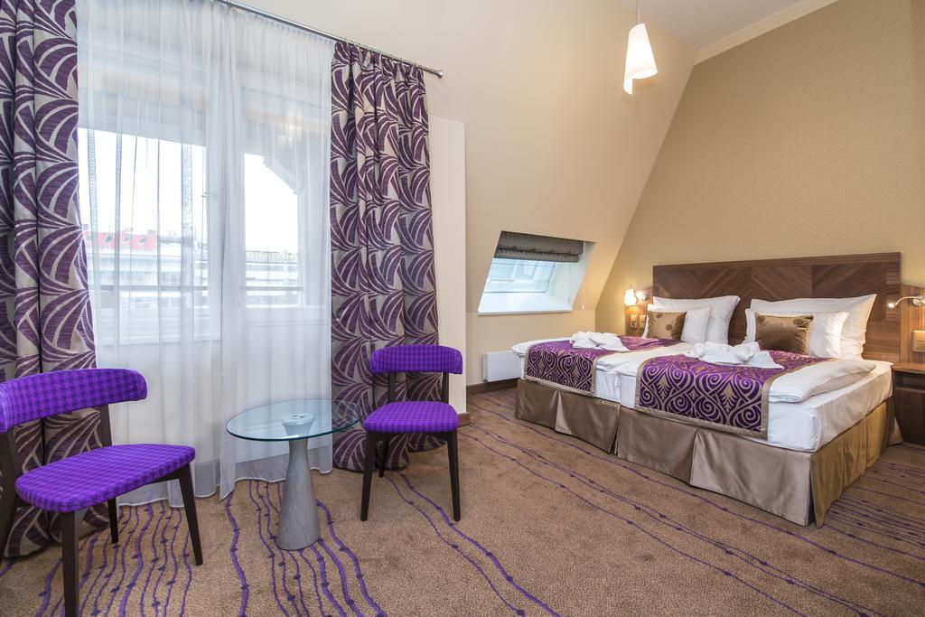 Merchants Crown Suites And Spa Prag Eksteriør billede