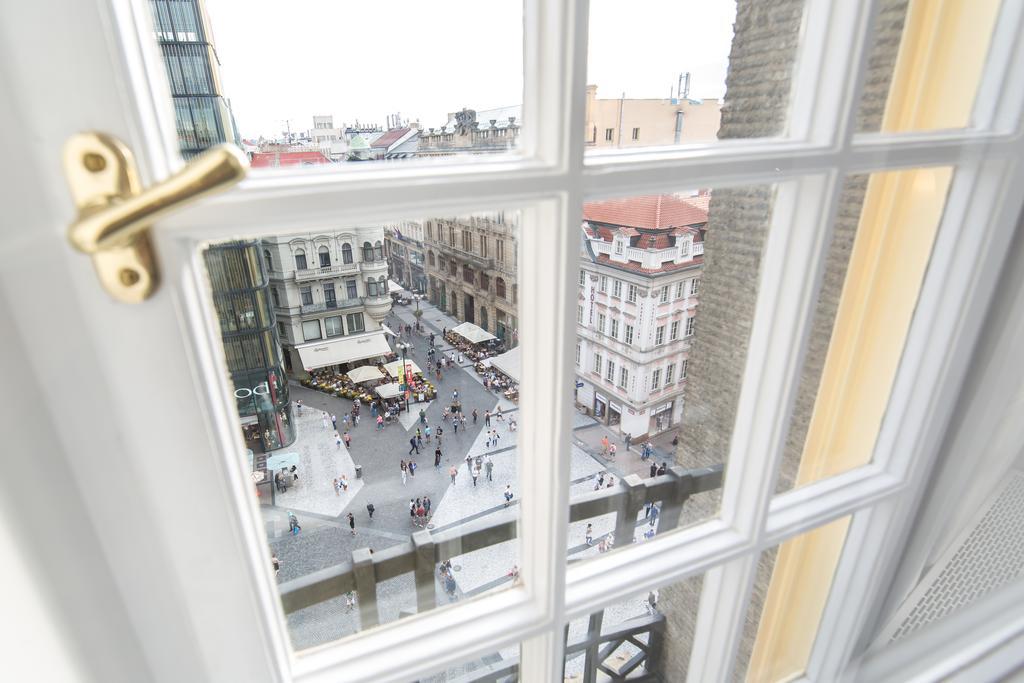 Merchants Crown Suites And Spa Prag Eksteriør billede View from the window of a room at the hotel