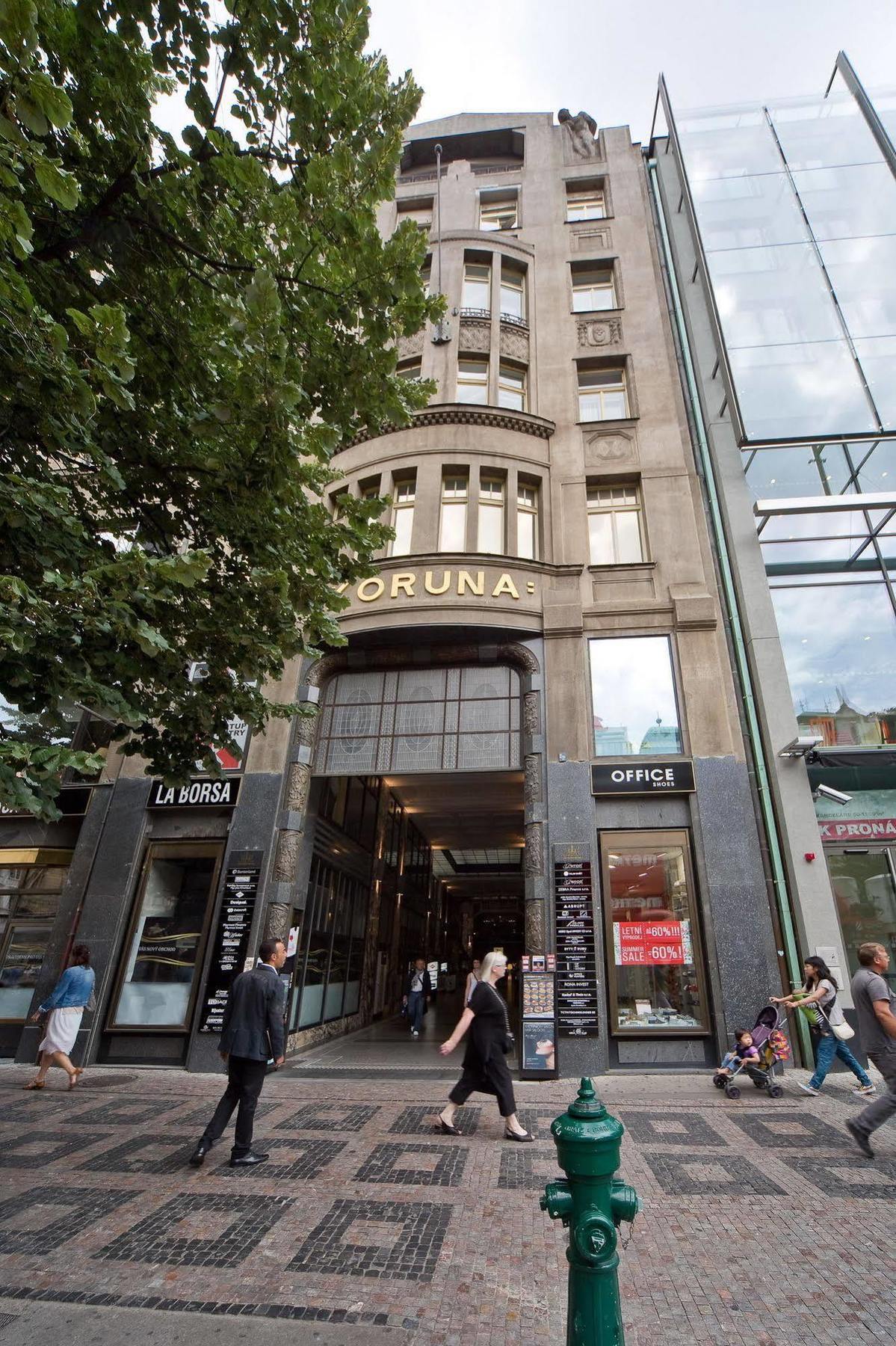Merchants Crown Suites And Spa Prag Eksteriør billede The Brussels Stock Exchange